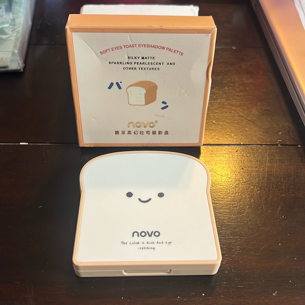 Brand new adorable Toast themed eyeshadow palette